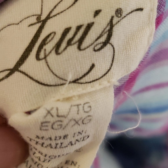 Levi's Blouse - Picture 7 of 7